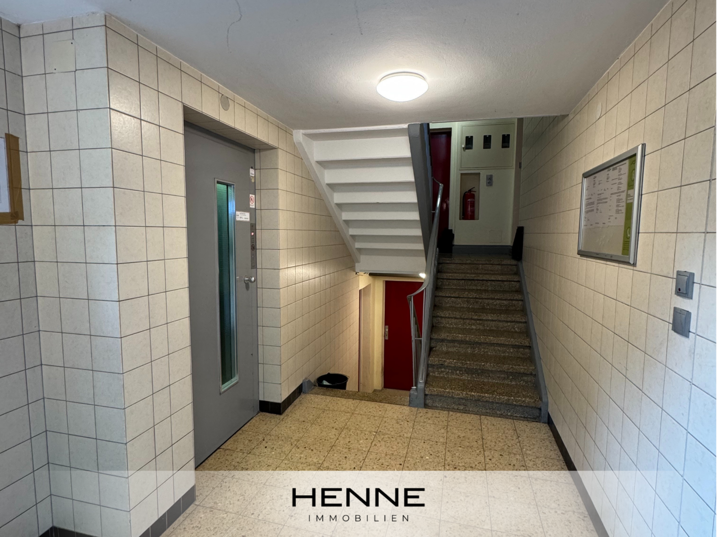 Treppenhaus _ Fahrstuhl